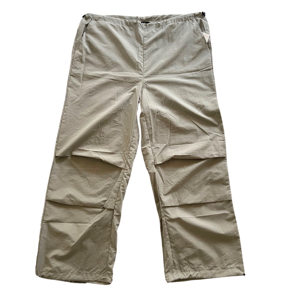 Vinyl Icons Women’s Gray Baggy Parachute Pants